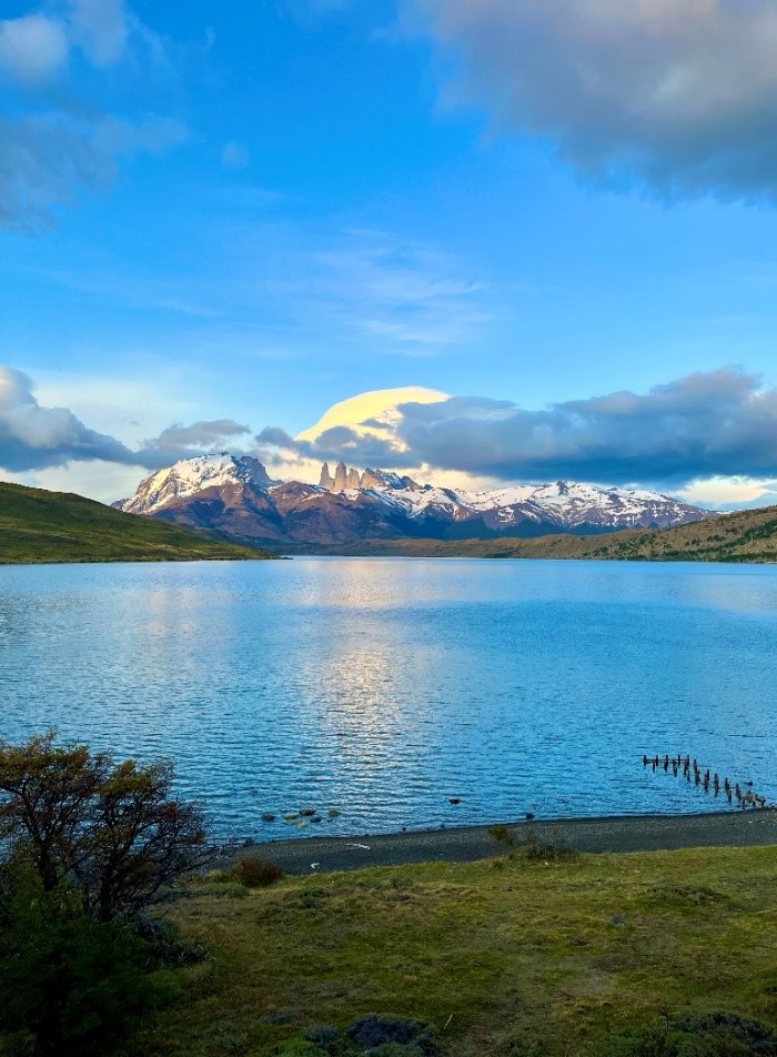 A view of a Pataonia mountain range across a lake